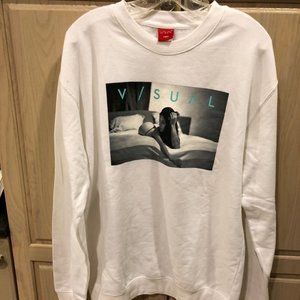 V/SUAL CREW FLEECE SWEATSHIRT
